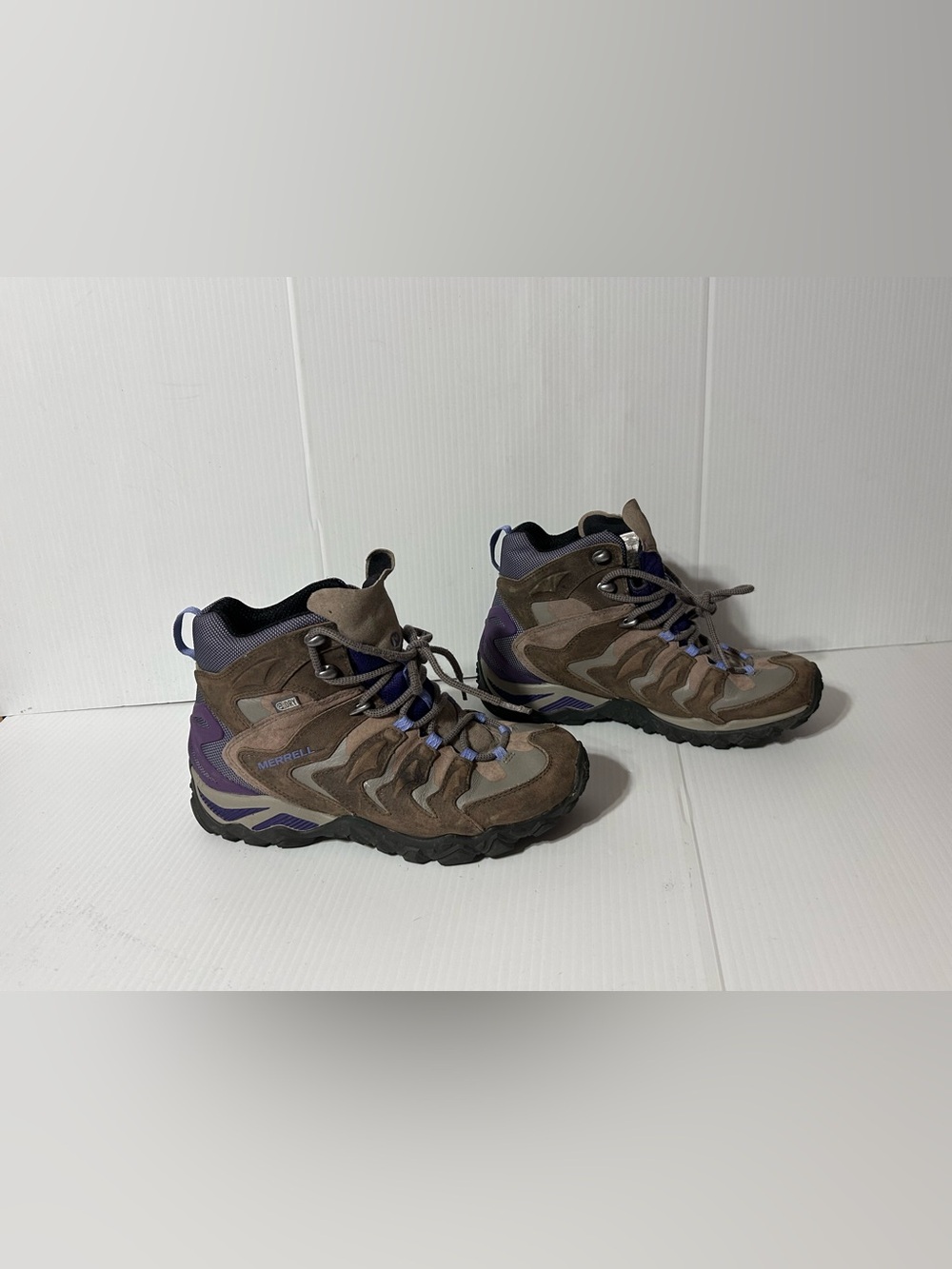 Merrell waterproof hiking boots women’s size 8.5